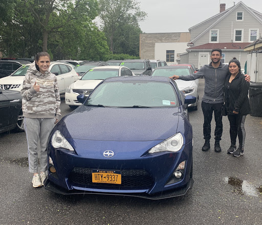 Used Car Dealer «Huntington Auto Mall», reviews and photos, 493 E Jericho Turnpike, Huntington Station, NY 11746, USA