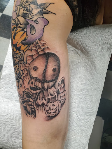 Tattoo Shop «X Treme Tattoo & Piercing», reviews and photos, 4026 Colorado Ave, Village of Sheffield, OH 44054, USA