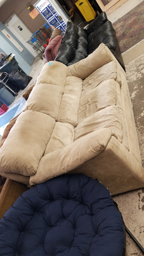 Thrift Store «YOTO Community Thrift Store», reviews and photos, 1731 N Glenstone Ave, Springfield, MO 65803, USA