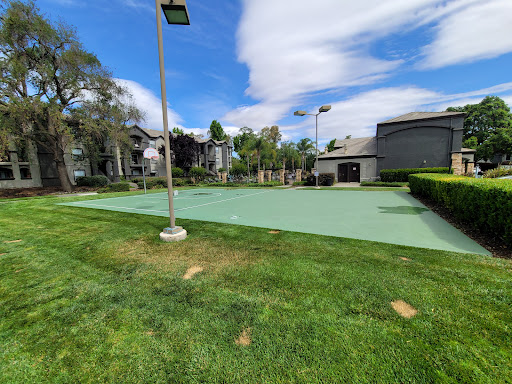 River Oaks Apartment Homes image