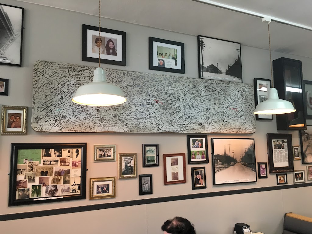 New York Lunch-East Avenue 16503