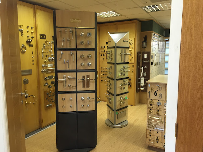 Comments and reviews of Oxford Ironmongery
