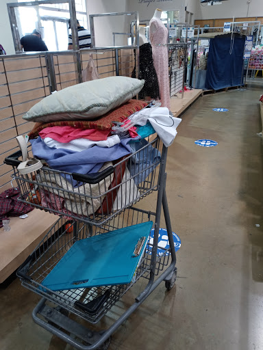 Thrift Store «St. Vincent de Paul Thrift Store of Dallas», reviews and photos, 3052 W Northwest Hwy, Dallas, TX 75220, USA