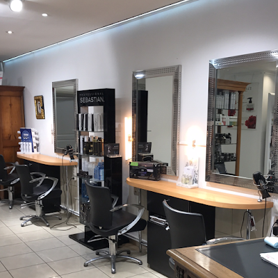 Arnaud M. Coiffeur Barbier à Moissac
