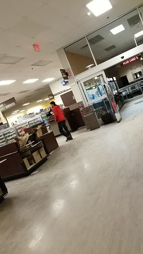 Grocery Store «Kroger», reviews and photos, 26130 Gratiot Ave, Roseville, MI 48066, USA