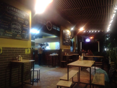 Mas q’ alitas burgers and ribs - Cl. 72 Sur #46-36, Sabaneta, Antioquia, Colombia