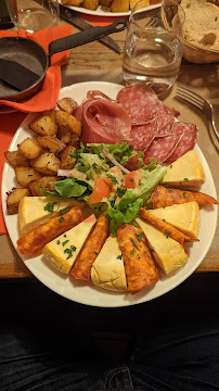 Charcuterie du Restaurant français La Tasca à Luz-Saint-Sauveur - n°6