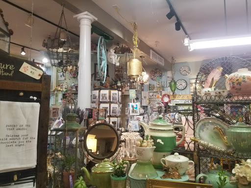Florist «Potting Shed», reviews and photos, 112 W Middle St # 100, Chelsea, MI 48118, USA