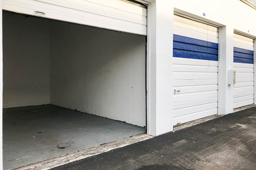 Self-Storage Facility «Lighthouse Self Storage Fort Lauderdale», reviews and photos, 1121 E Commercial Blvd, Fort Lauderdale, FL 33334, USA