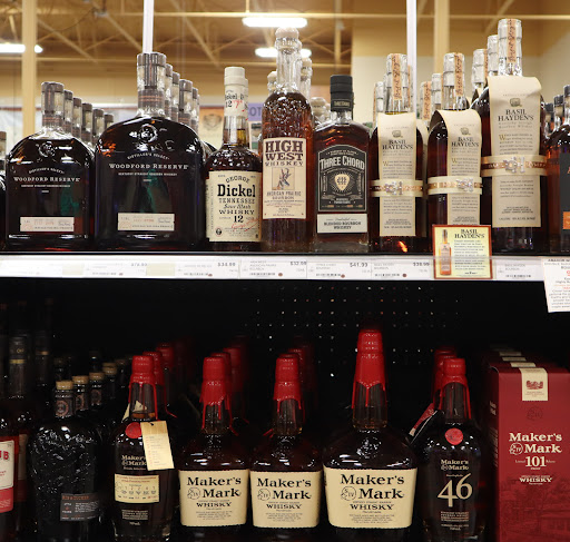 Liquor Store «Whitehouse Liquor & Wine», reviews and photos, 650 Hylan Dr, Rochester, NY 14623, USA