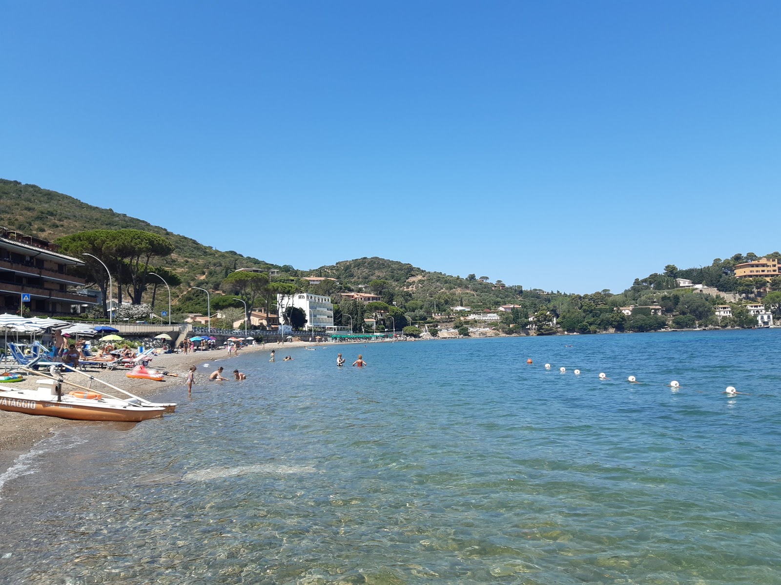 Foto av Pozzarello beach med små multi -vikar