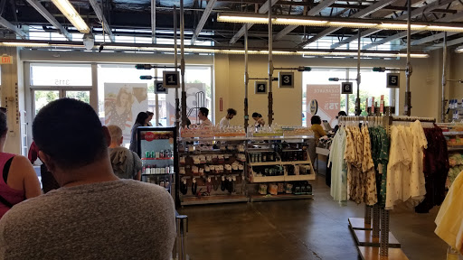 Clothing Store «Old Navy», reviews and photos, 3115 SW Cedar Hills Blvd, Beaverton, OR 97005, USA