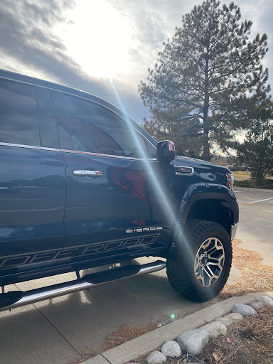 Auto Body Shop «Aurora Collision Center Inc», reviews and photos, 403 Laredo St, Aurora, CO 80011, USA