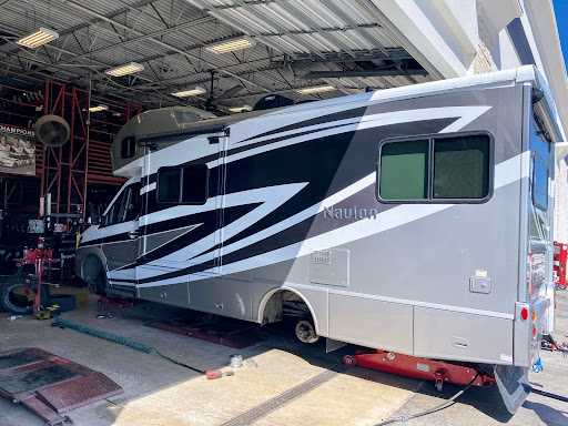 Tire Shop «Discount Tire Store - Kerrville, TX», reviews and photos, 1180 Junction Hwy., Kerrville, TX 78028, USA