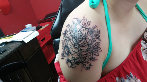 Tattoo Shop «Pure Addictions», reviews and photos, 76 E Lakewood Blvd, Holland, MI 49424, USA