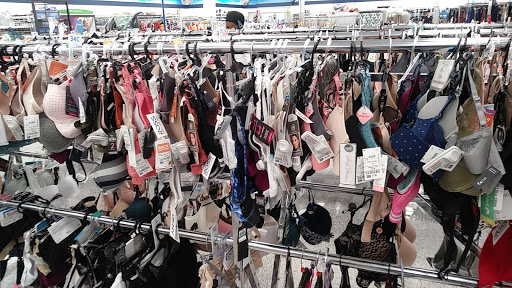 Clothing Store «Ross Dress for Less», reviews and photos, 10700 MacArthur Blvd, Oakland, CA 94605, USA