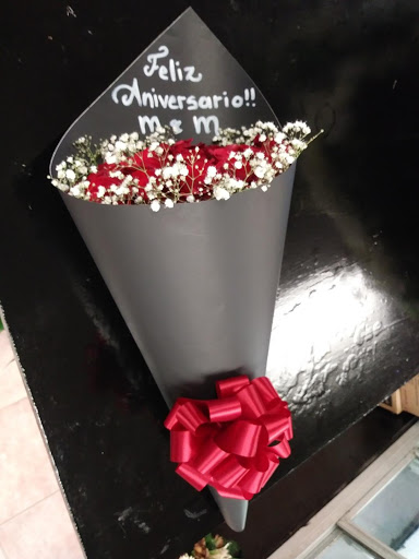 Florist «Rodriguez Flower Shop», reviews and photos, 120 N 10th St, McAllen, TX 78501, USA