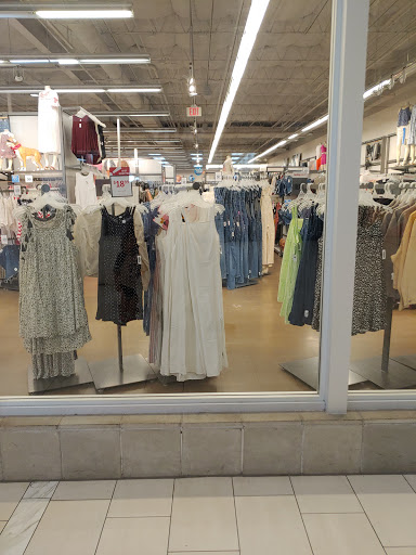 Clothing Store «Old Navy», reviews and photos, 2828 E 3rd St, Bloomington, IN 47401, USA