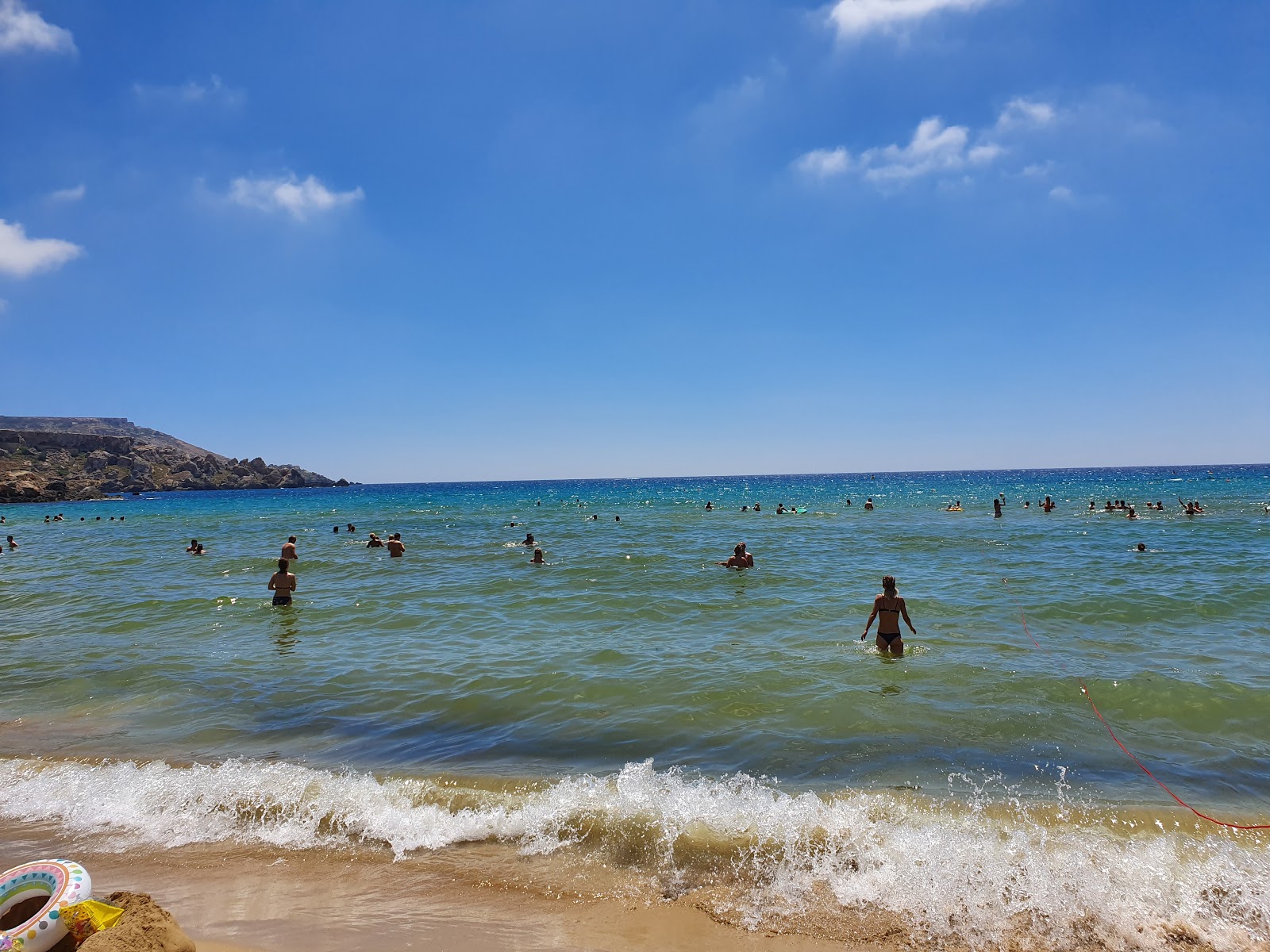 Foto af Golden Bay - populært sted blandt afslapningskendere