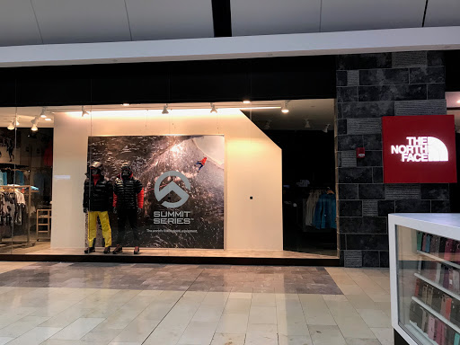 Clothing Store «The North Face», reviews and photos, 1 Garden State Plaza Blvd, Paramus, NJ 07652, USA