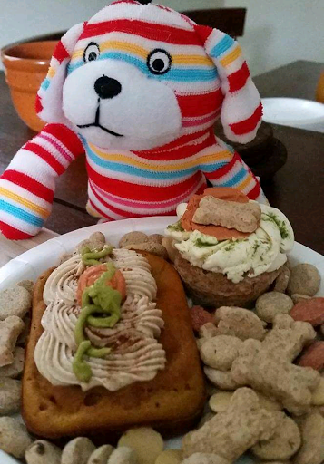 Pet Supply Store «Three Dog Bakery», reviews and photos, 650 S 50th St #100, West Des Moines, IA 50265, USA