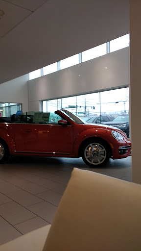 Used Car Dealer «Volkswagen of Clarksville», reviews and photos, 406 E Lewis and Clark Pkwy, Clarksville, IN 47129, USA