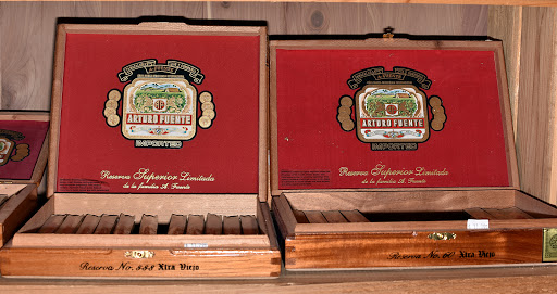 Cigar Shop «Osi Tobacco», reviews and photos, 4836 Hills and Dales Rd NW, Canton, OH 44708, USA