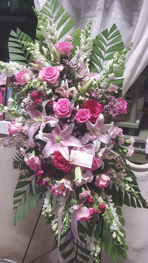 Florist «Greenlawn Florist», reviews and photos, 841 Pulaski Rd, Greenlawn, NY 11740, USA