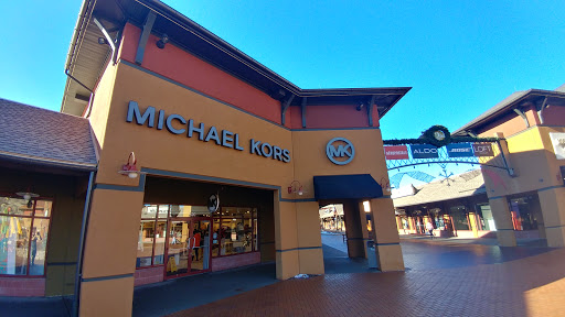 Michael Kors, 5050 Factory Shops Blvd #320, Castle Rock, CO 80108, USA, 
