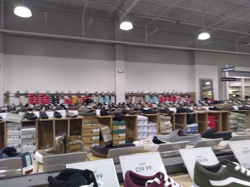 Shoe Store «DSW Designer Shoe Warehouse», reviews and photos, 1 Walden Galleria, Buffalo, NY 14225, USA