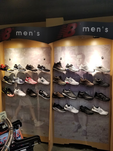 Shoe Store «New Balance Chicago», reviews and photos, 2369 N Clark Street, Chicago, IL 60614, USA
