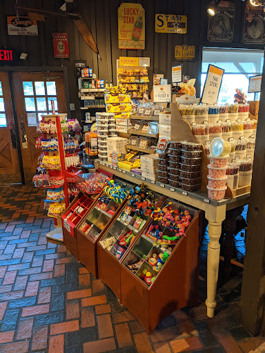 American Restaurant «Cracker Barrel Old Country Store», reviews and photos, 9214 Park W Blvd, Knoxville, TN 37923, USA