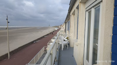 Appartement Doris: Location vacances familial face vue mer front bord plage parking privé animaux autorisés FORT MAHON SOMME PICARDIE à Fort-Mahon-Plage