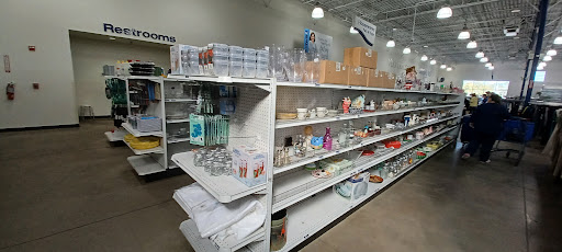 Thrift Store «Goodwill Ocala Superstore Adjacent to Paddock Mall», reviews and photos, 2830 SW 27th Ave, Ocala, FL 34471, USA