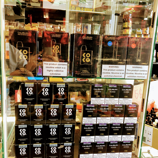 Tobacco Shop «Puffit Smoke & Vape Shop», reviews and photos, 4434 S Archer Ave, Chicago, IL 60632, USA