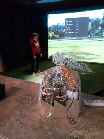 JARZIE'S Indoor Simulated Golf