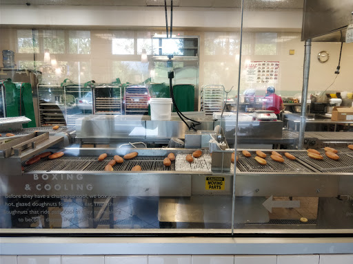 Bakery «Krispy Kreme Doughnuts», reviews and photos, 6210 E Lake Sammamish Pkwy SE, Issaquah, WA 98029, USA