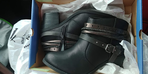 Shoe Store «Famous Footwear», reviews and photos, 16490 N Marketplace Blvd, Nampa, ID 83687, USA