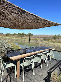 Atmosphère du Restaurant de fruits de mer La cabane du Feneau à La Couarde-sur-Mer - n°2