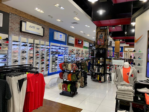 Shoe Store «Shoe Palace», reviews and photos, 5163 N Montclair Plaza Ln, Montclair, CA 91763, USA