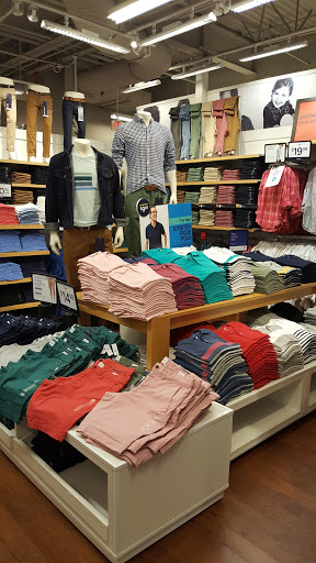 Clothing Store «Gap», reviews and photos, 18511 Outlet Blvd, Chesterfield, MO 63005, USA