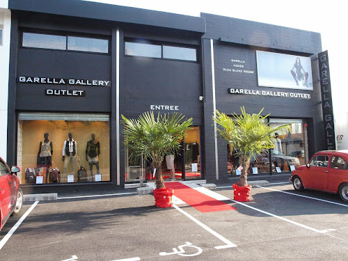 Magasin de vêtements pour femmes Garella Gallery - Outlet Gap