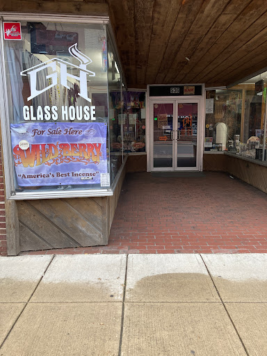 Tobacco Shop «The Glass House», reviews and photos, 536 W Tuscarawas Ave, Barberton, OH 44203, USA