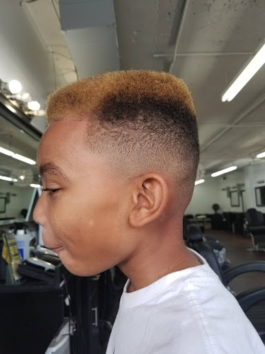 Barber Shop «HeadMasters Barber Shop», reviews and photos, 3255 Peachtree Rd #1, Atlanta, GA 30305, USA