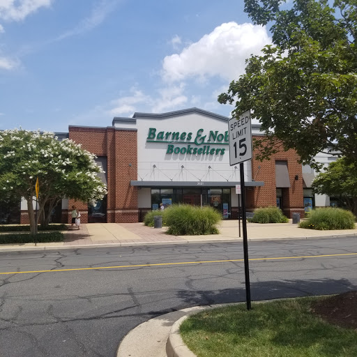 Book Store «Barnes & Noble», reviews and photos, 3651 Jefferson Davis Hwy, Alexandria, VA 22305, USA