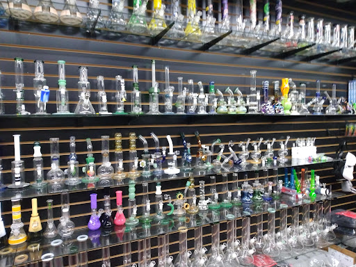 Tobacco Shop «EZ ROCK SMOKE & MORE», reviews and photos, 1905 Country Club Blvd, Stockton, CA 95204, USA