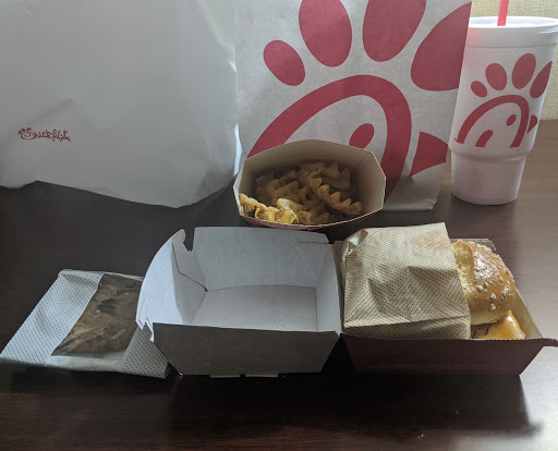 Fast Food Restaurant «Chick-fil-A», reviews and photos, 4412 Chantilly Pl, Chantilly, VA 20151, USA