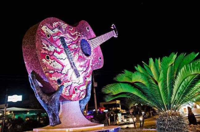 Opiniones de Monumento LA GUITARRA en Milagro - Museo