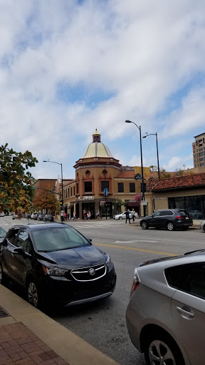 Jewelry Store «Helzberg Diamonds», reviews and photos, 400 Nichols Rd, Kansas City, MO 64112, USA