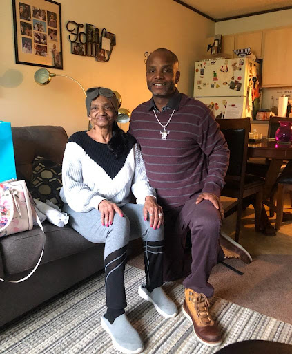 Beauty Supply Store «Elim Wig & Beauty Supply», reviews and photos, 4631 N Broadway St, Chicago, IL 60640, USA